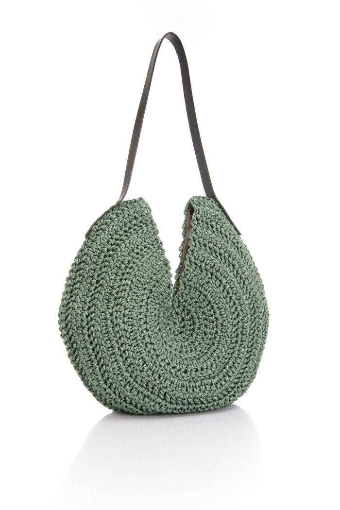 round crochet bag
